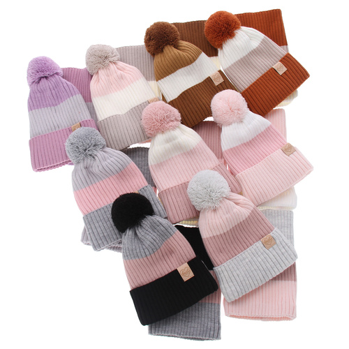 Flicka vinter set: mössa och halsduk, svart, med pompom, Indiana