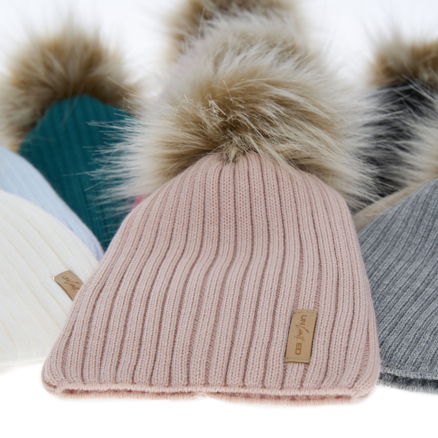 Flicka vintermössa, beige, med pompom, Werbena