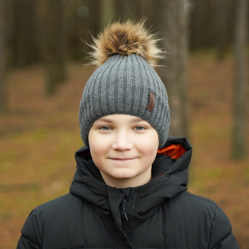Pojke vintermössa, blå, med pompom, Amur