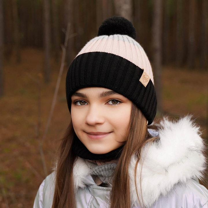 Flicka vinter set: mössa och halsduk, svart, med pompom, Indiana