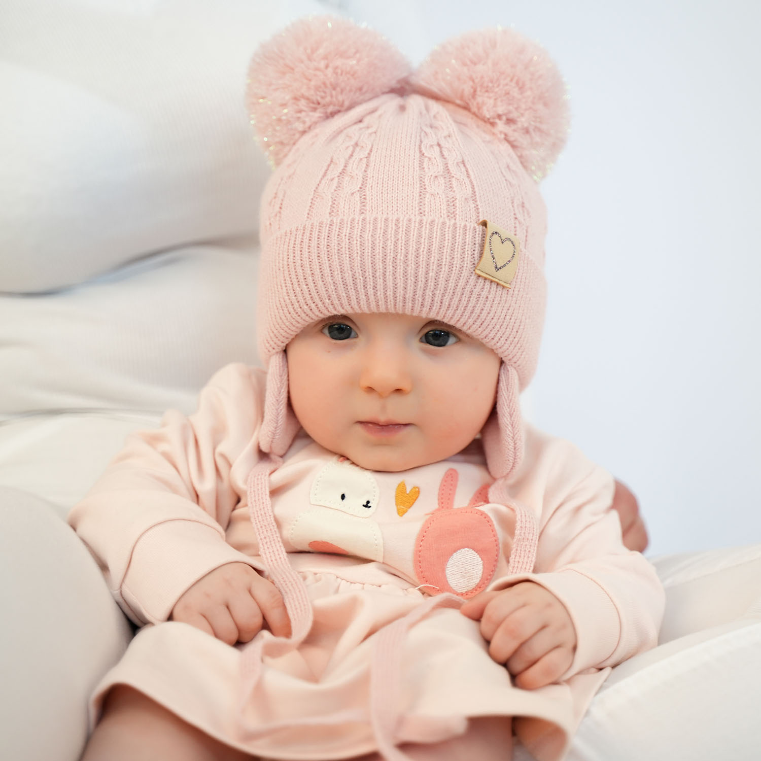 Flicka vinter set: mössa och halsduk, svart, med två pompommar, Rozi