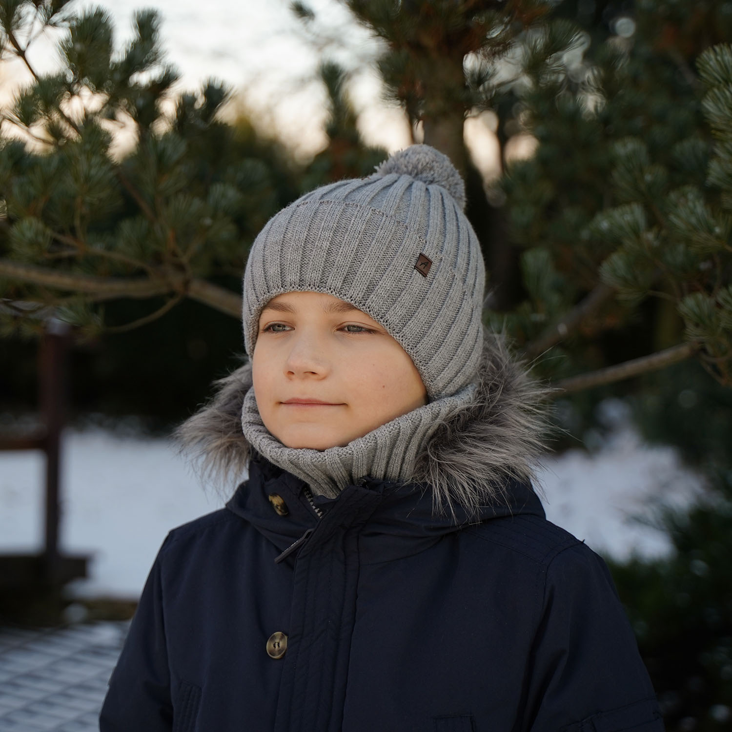 Pojke vinter set: mössa och tubhalsduk, grå, med pompom, Wiliam