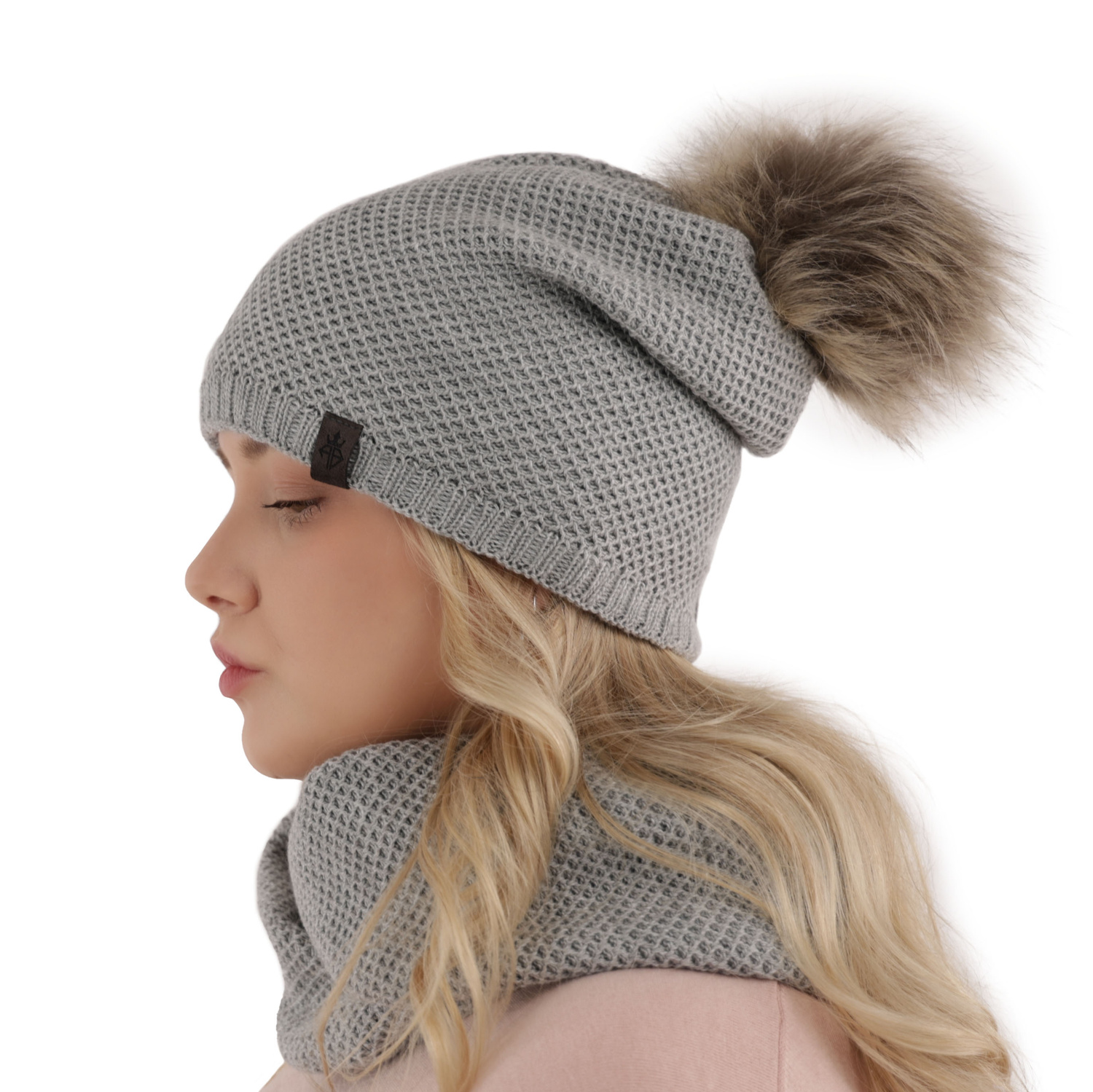 Dam vinter set: mössa och halsduk, vit, med pompom, Kaliana