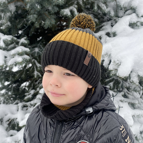 Pojke vinter set: mössa och halsduk, gråblå, med emblem, Karson