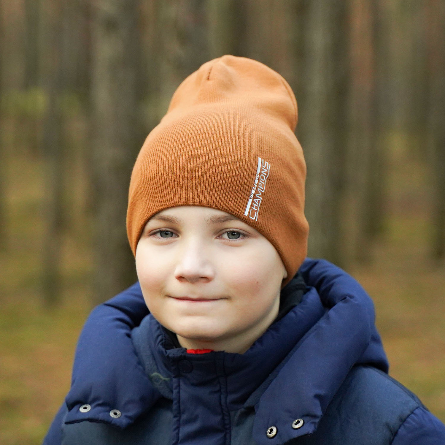 Pojke vintermössa, röd, Clint