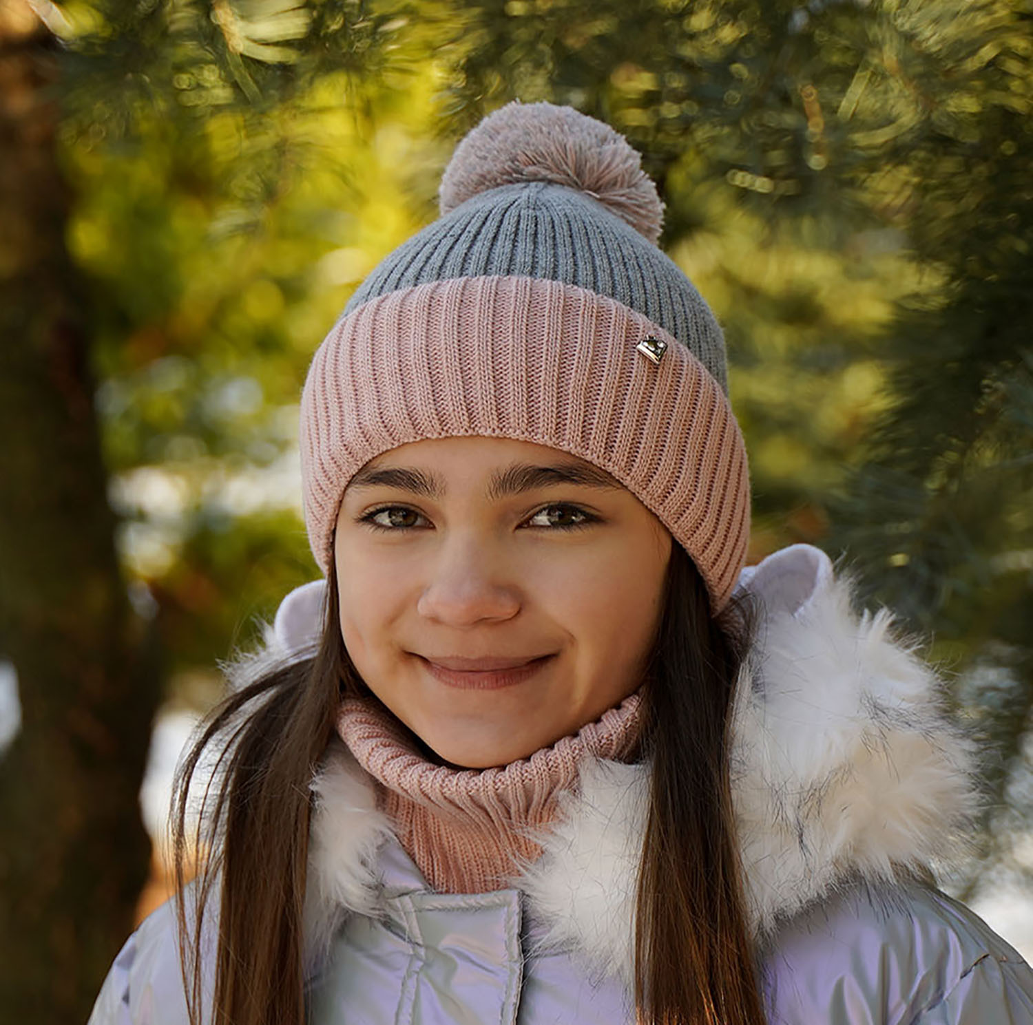 Flicka vinter set: mössa och tubhalsduk, rosa, med pompom, Kolumbina