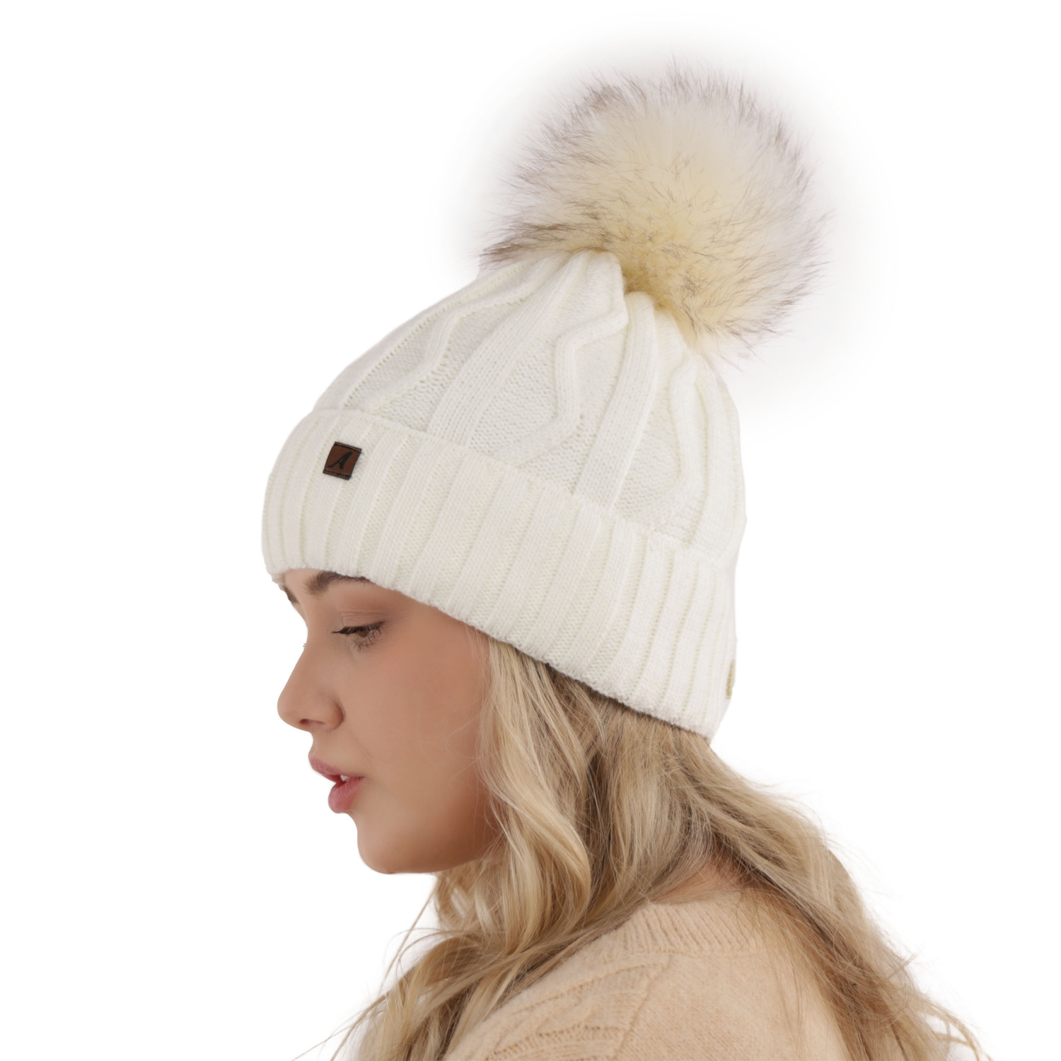 Dam vintermössa, beige, med pompom, Renika