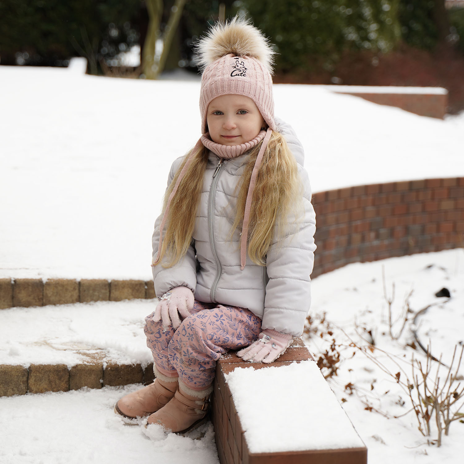 Flicka vinter set: mössa och tubhalsduk, grå, med pompom, Treccia