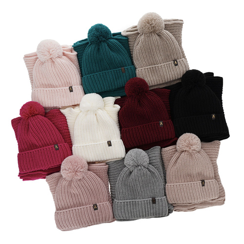 Dam vinter set: mössa och halsduk, rosa, med pompom, Lupita