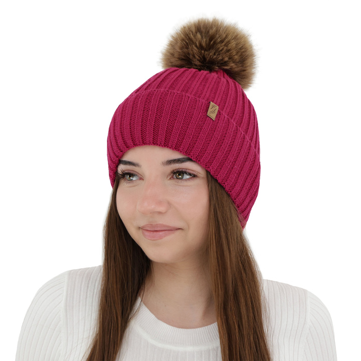 Dam vintermössa, amarantfärgad, med merinull, Zamira