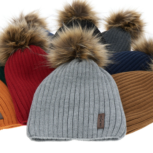 Pojke vintermössa, grå, med pompom, Amur