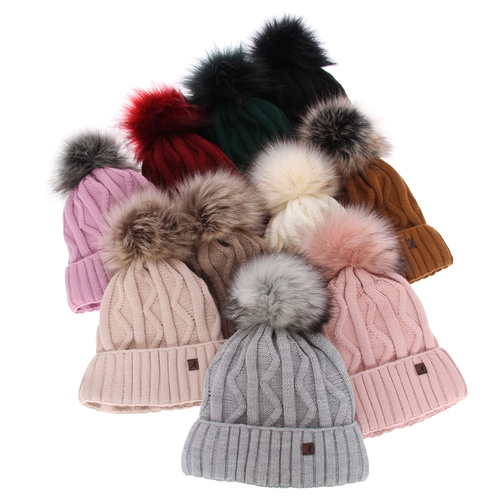 Dam vintermössa, beige, med pompom, Renika