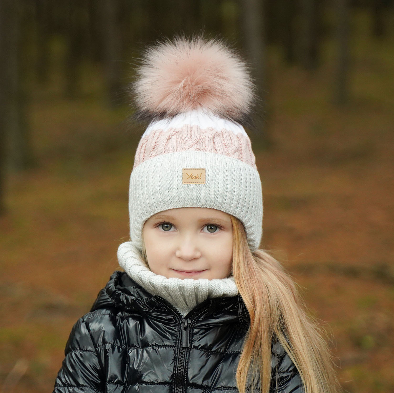 Flicka vinter set: mössa och tubhalsduk, svart, med pompom, Riviera