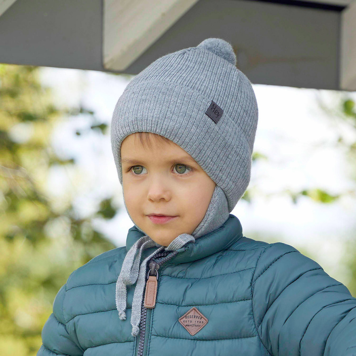 Pojke höst/vår mössa, grå, med knytband, med pompom, Axel