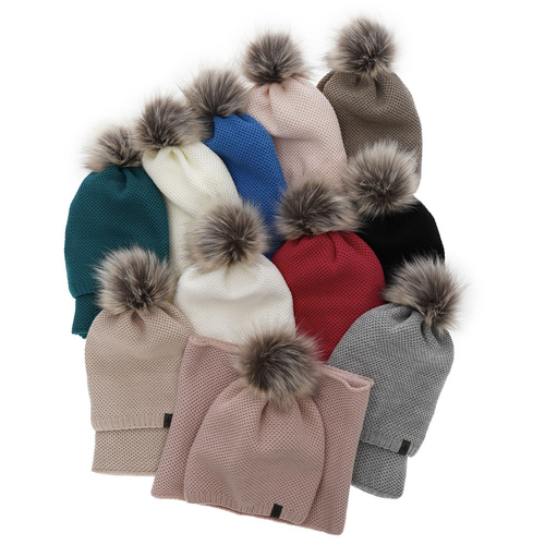 Dam vinter set: mössa och halsduk, vit, med pompom, Kaliana