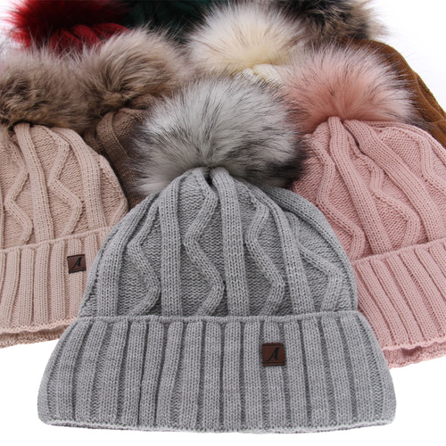 Dam vintermössa, beige, med pompom, Renika