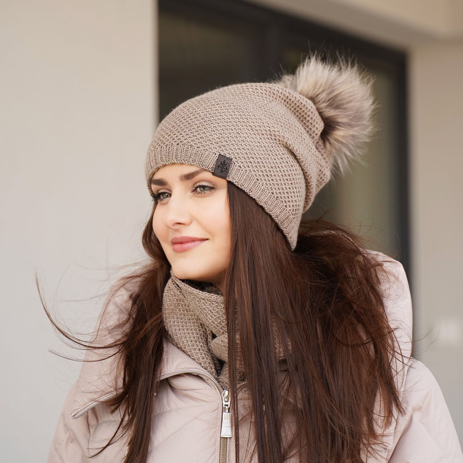 Dam vinter set: mössa och halsduk, vit, med pompom, Kaliana